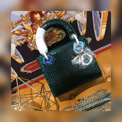 Anum Bags Detail