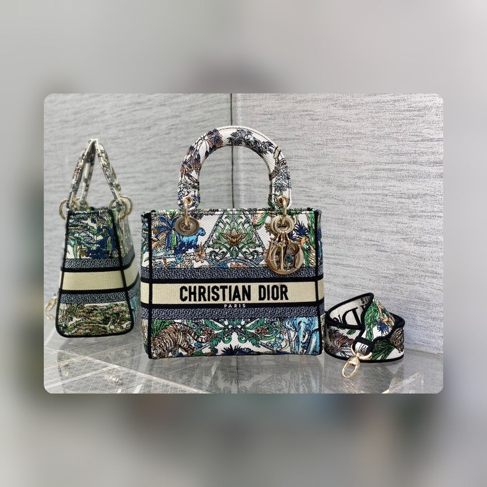 Anum Bags Detail