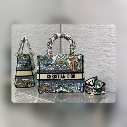 Anum Bags Detail