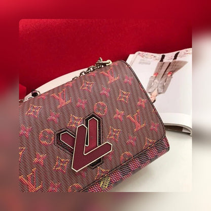 Anum Bags Detail