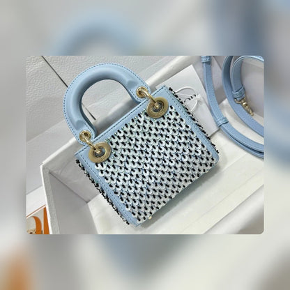 Anum Bags Detail