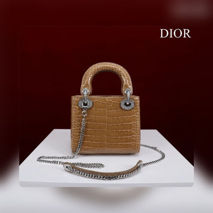Anum Bags Detail