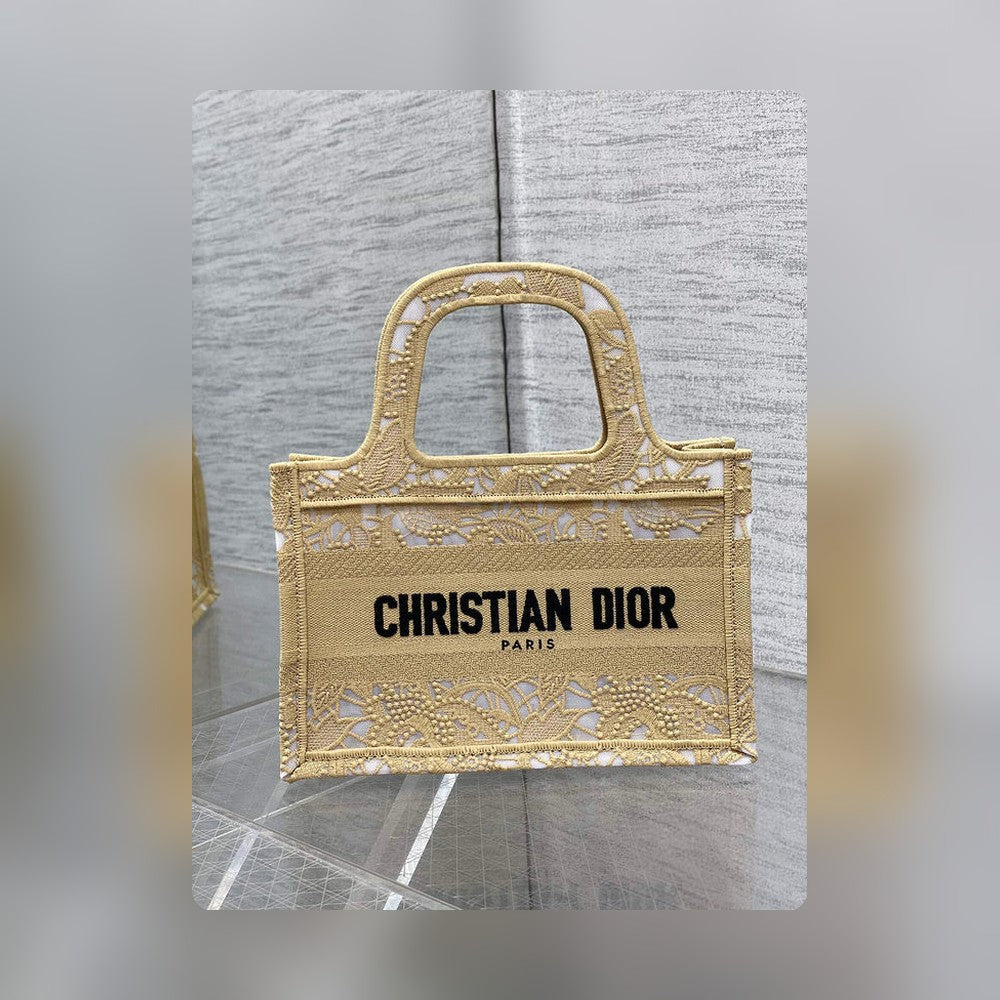 Anum Bags Detail