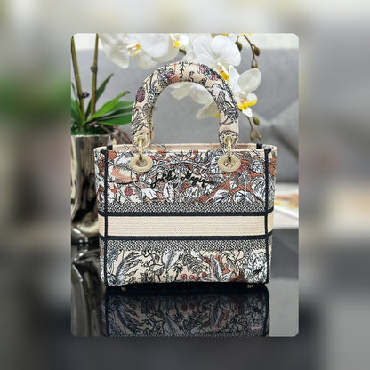 Anum Bags Detail