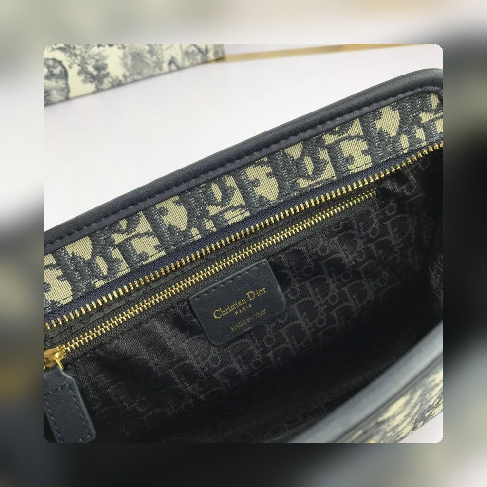 Anum Bags Detail