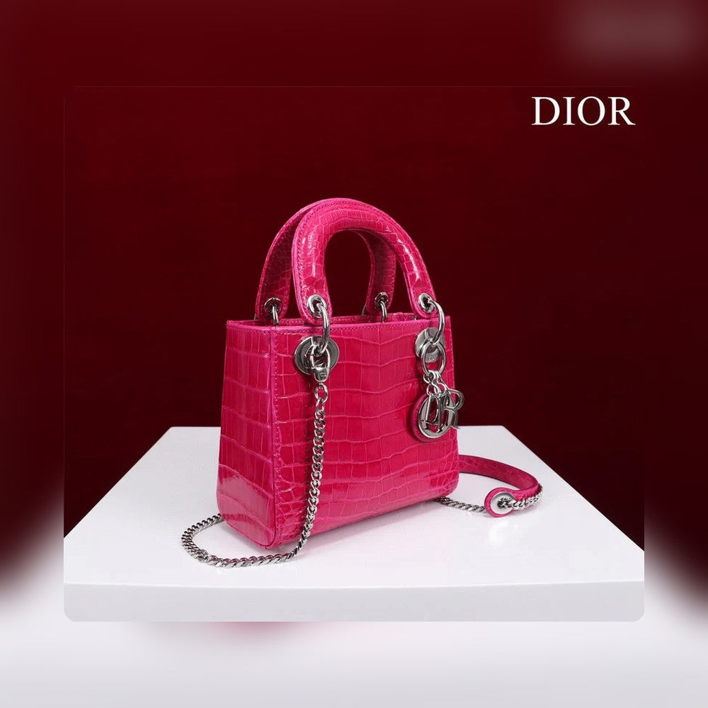 Anum Bags Detail