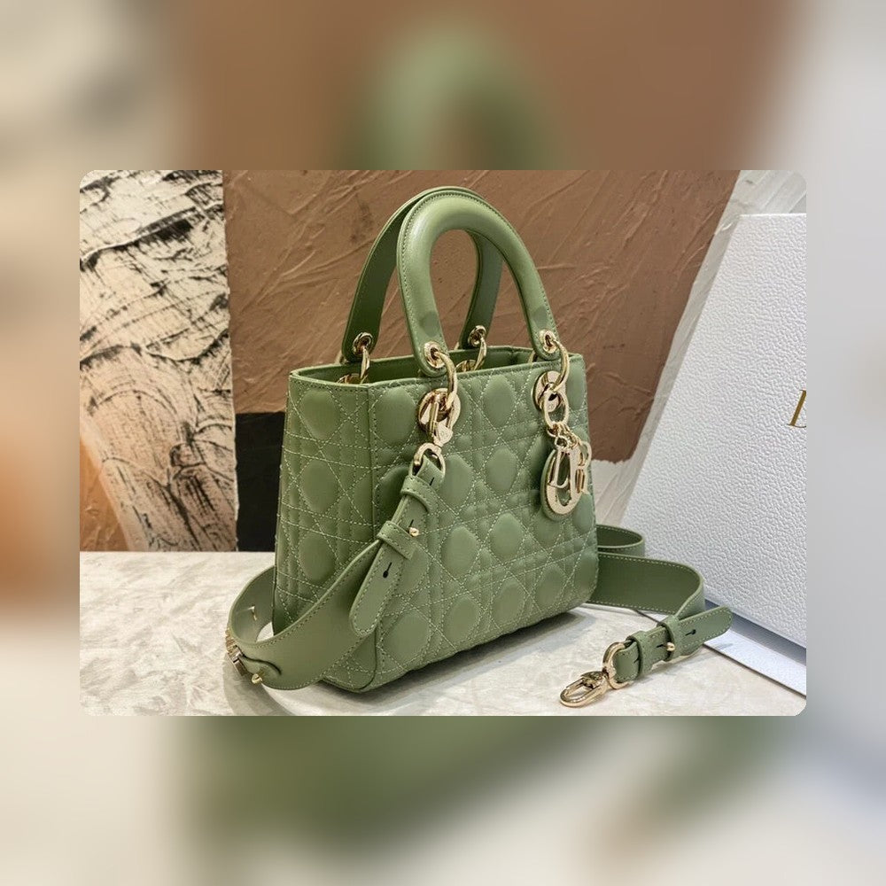 Anum Bags Detail