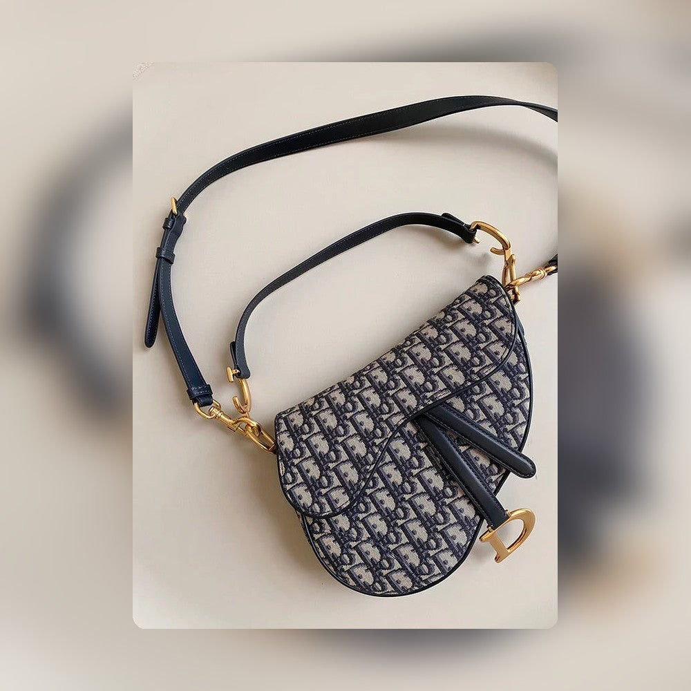 Anum Bags Detail