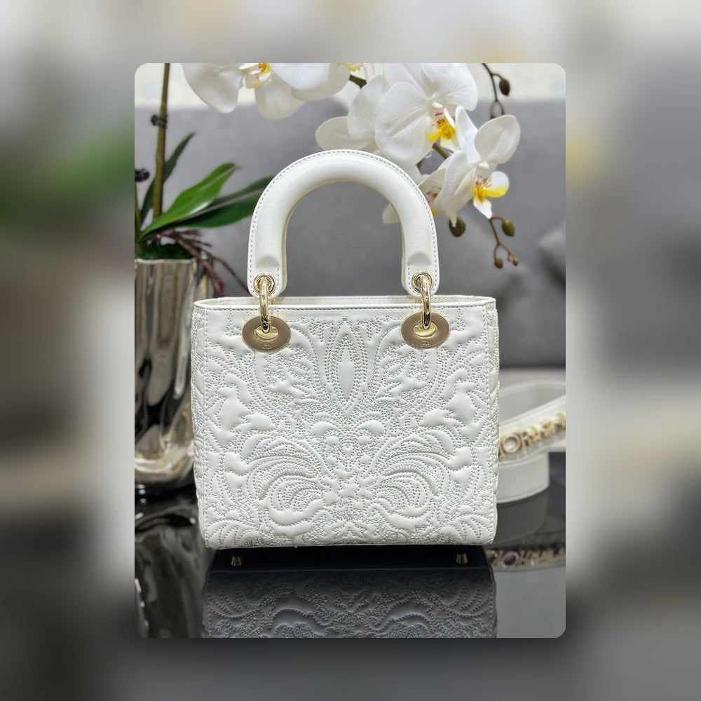Anum Bags Detail