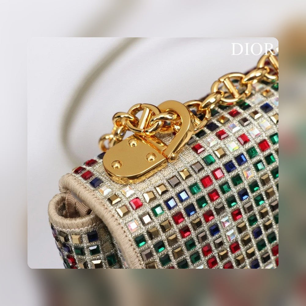 Anum Bags Detail