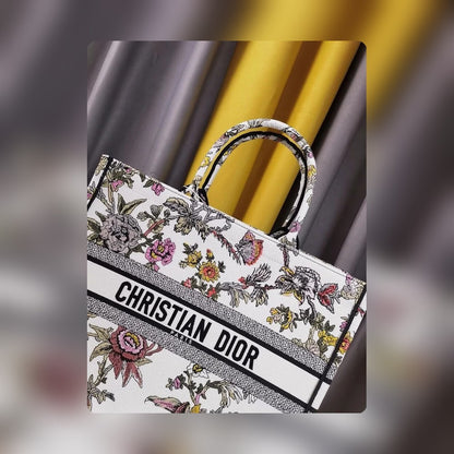 Anum Bags Detail
