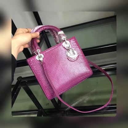 Anum Bags Detail