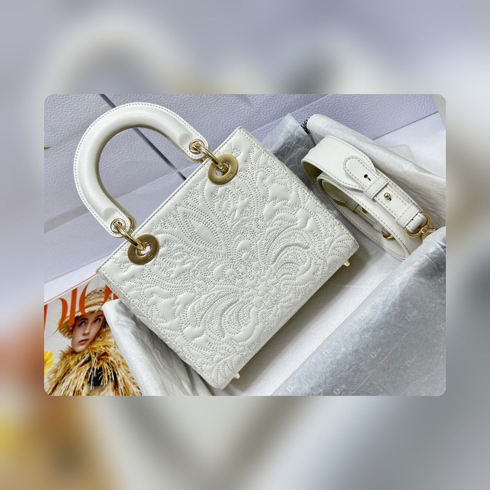 Anum Bags Detail