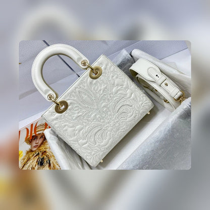 Anum Bags Detail
