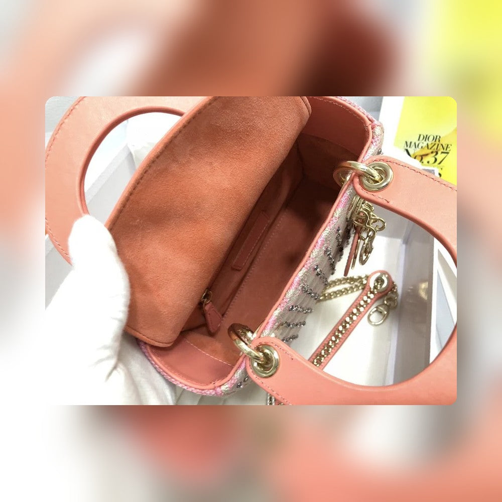 Anum Bags Detail