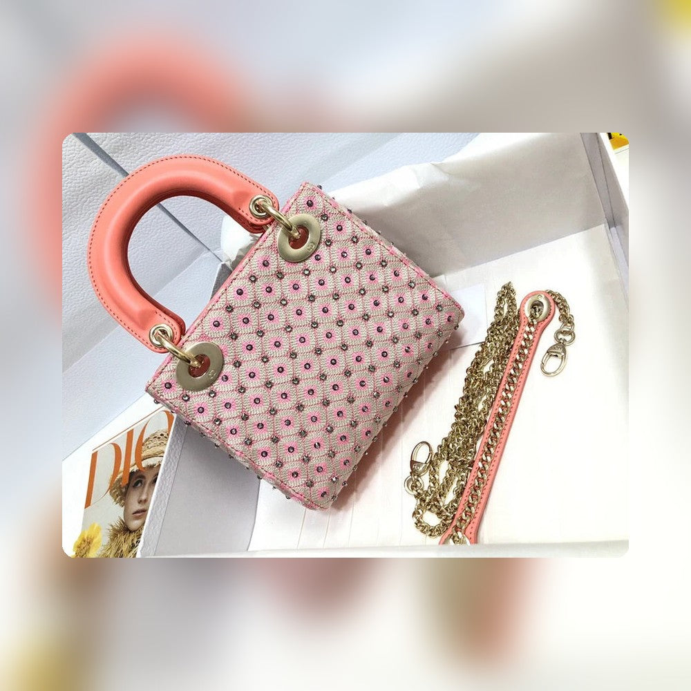 Anum Bags Detail