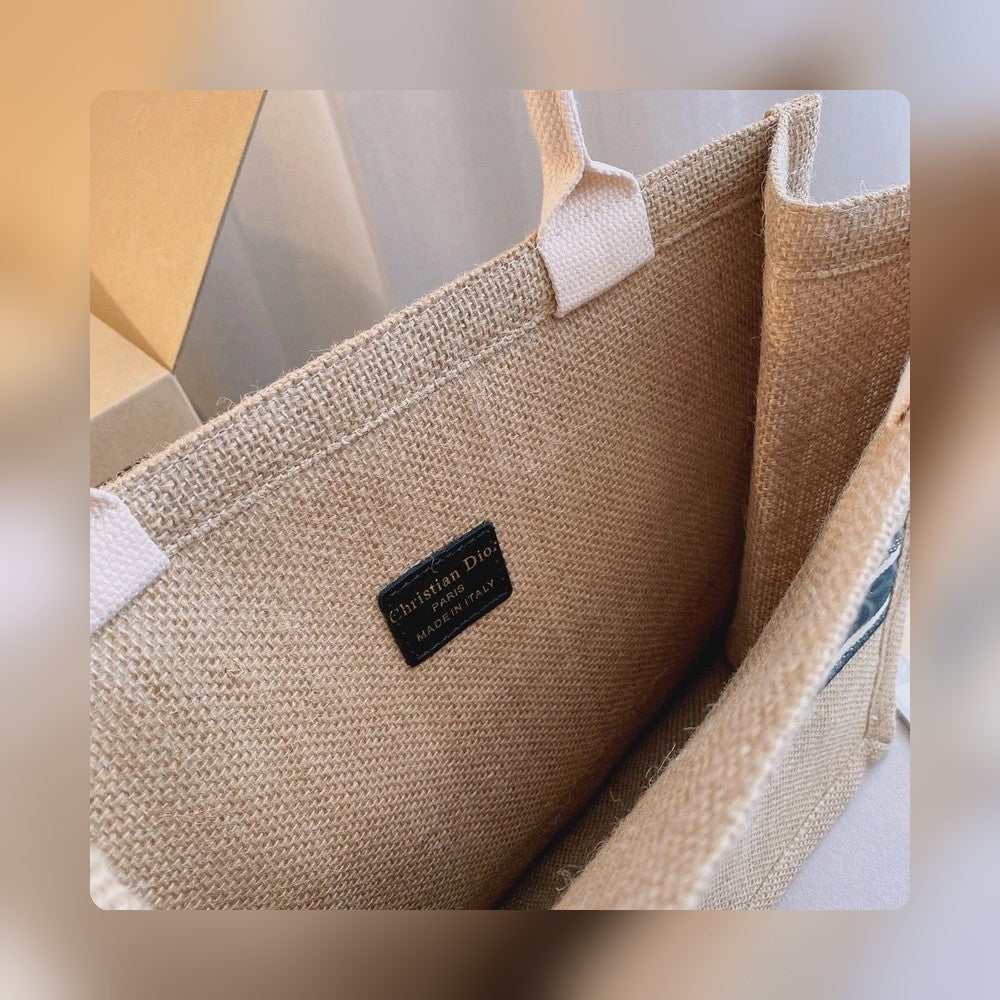 Anum Bags Detail