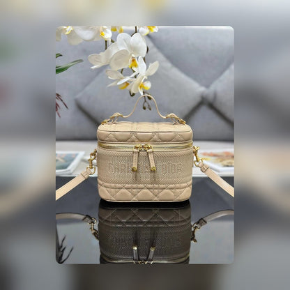 Anum Bags Detail