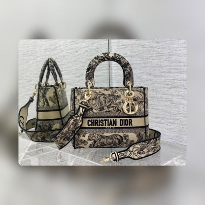 Anum Bags Detail