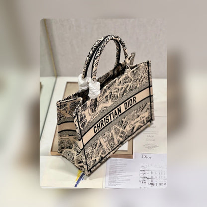 Anum Bags Detail