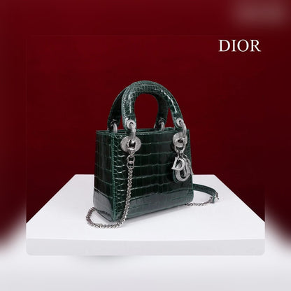 Anum Bags Detail