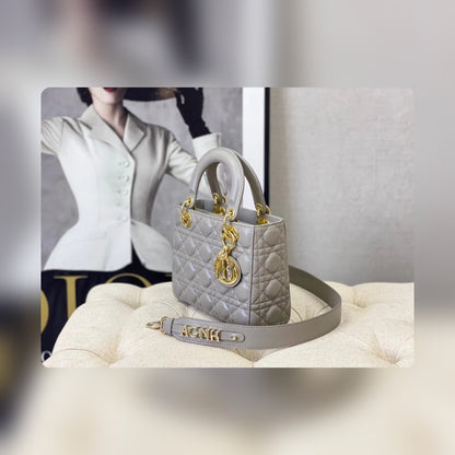 Anum Bags Detail