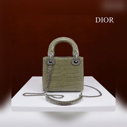Anum Bags Detail