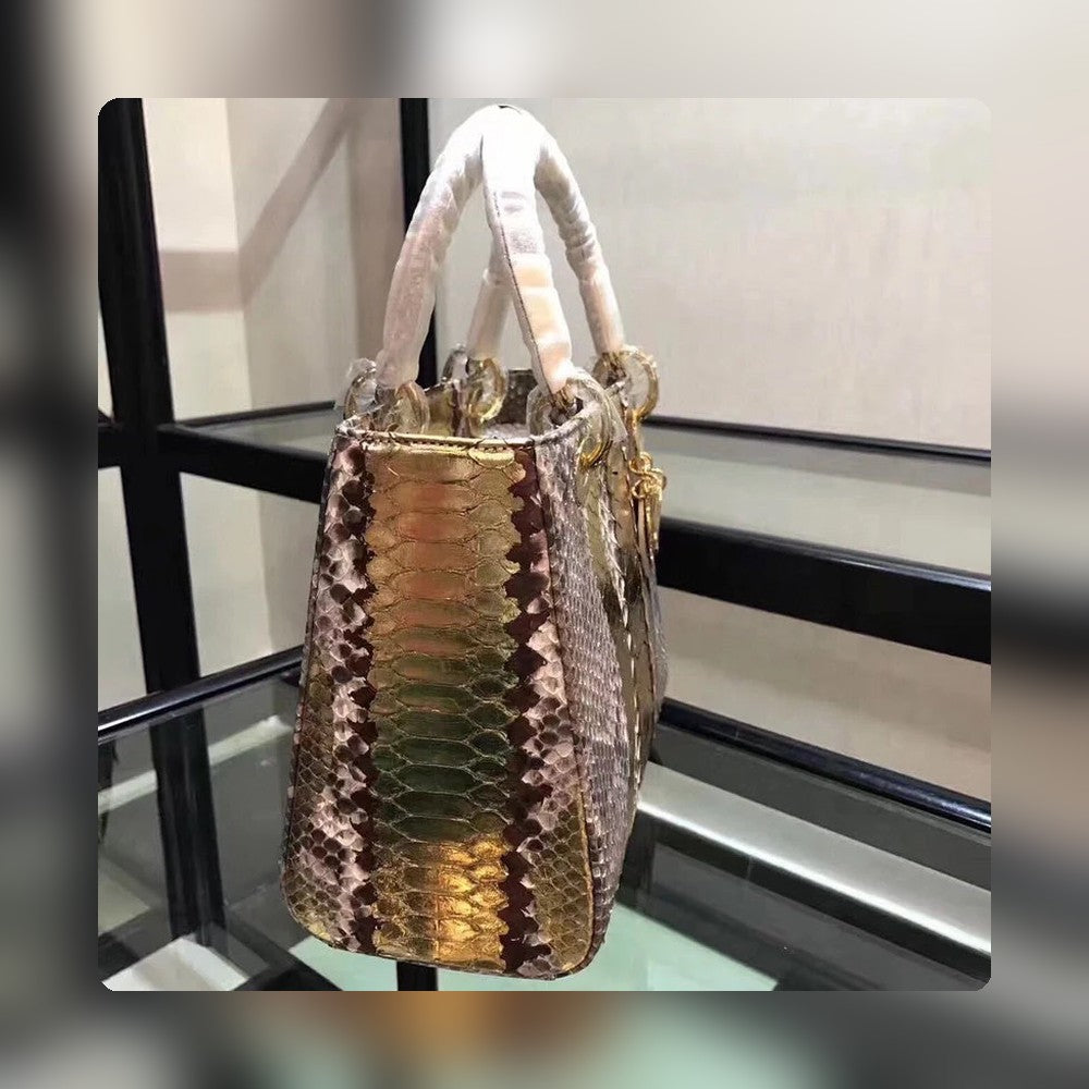 Anum Bags Detail