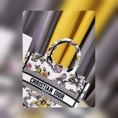 Anum Bags Detail