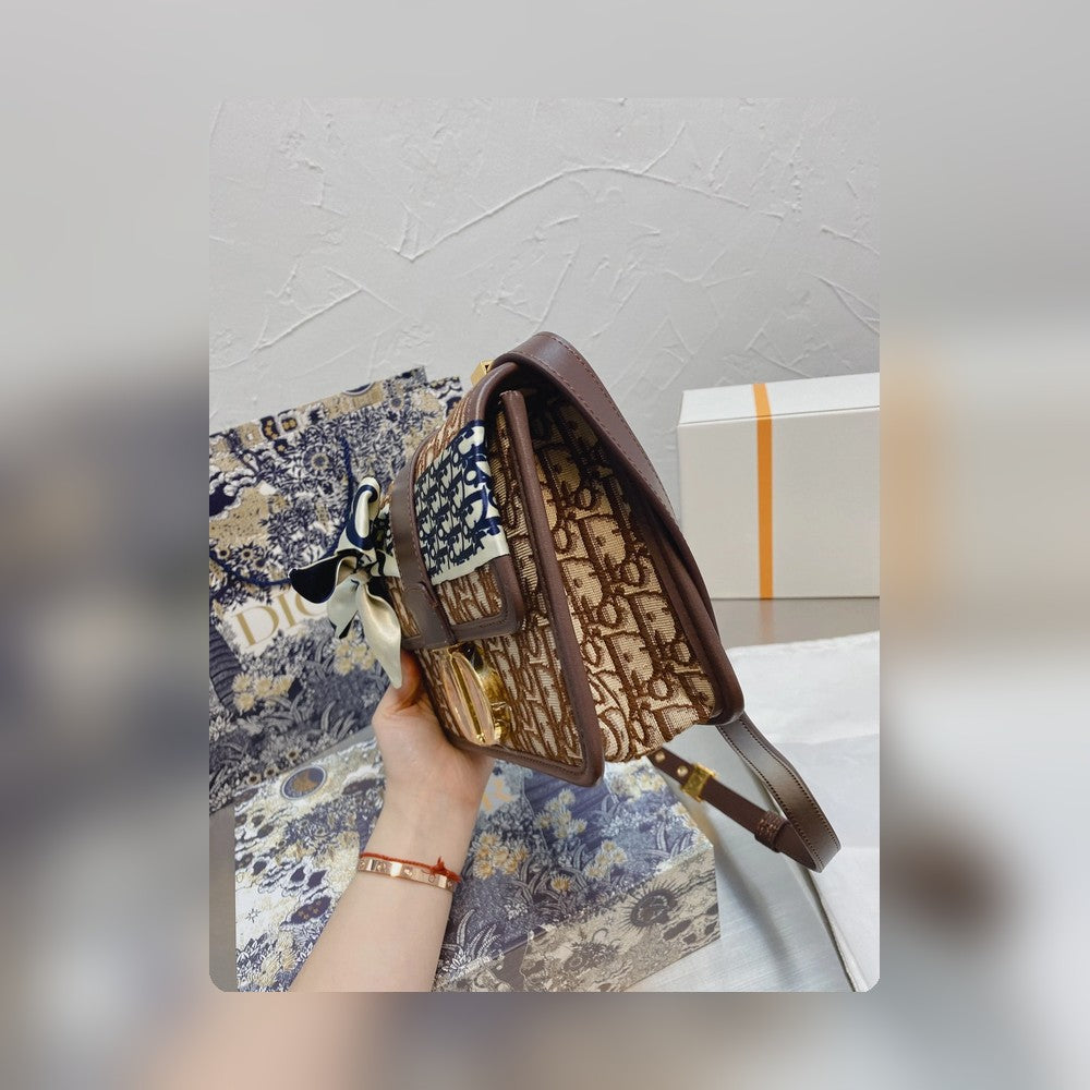 Anum Bags Detail