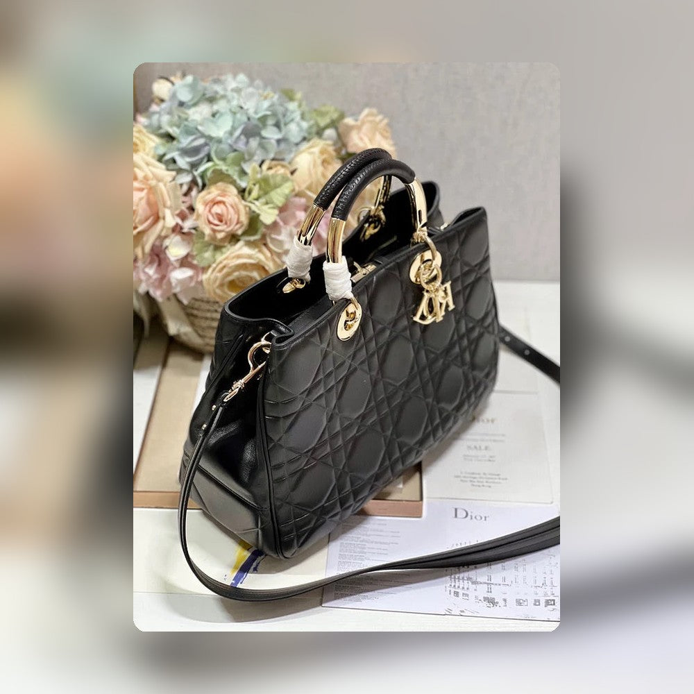 Anum Bags Detail