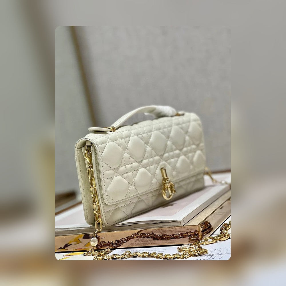 Anum Bags Detail