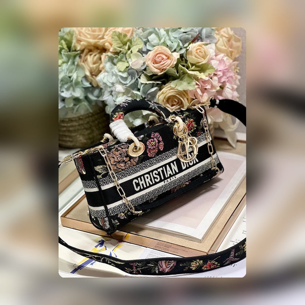 Anum Bags Detail