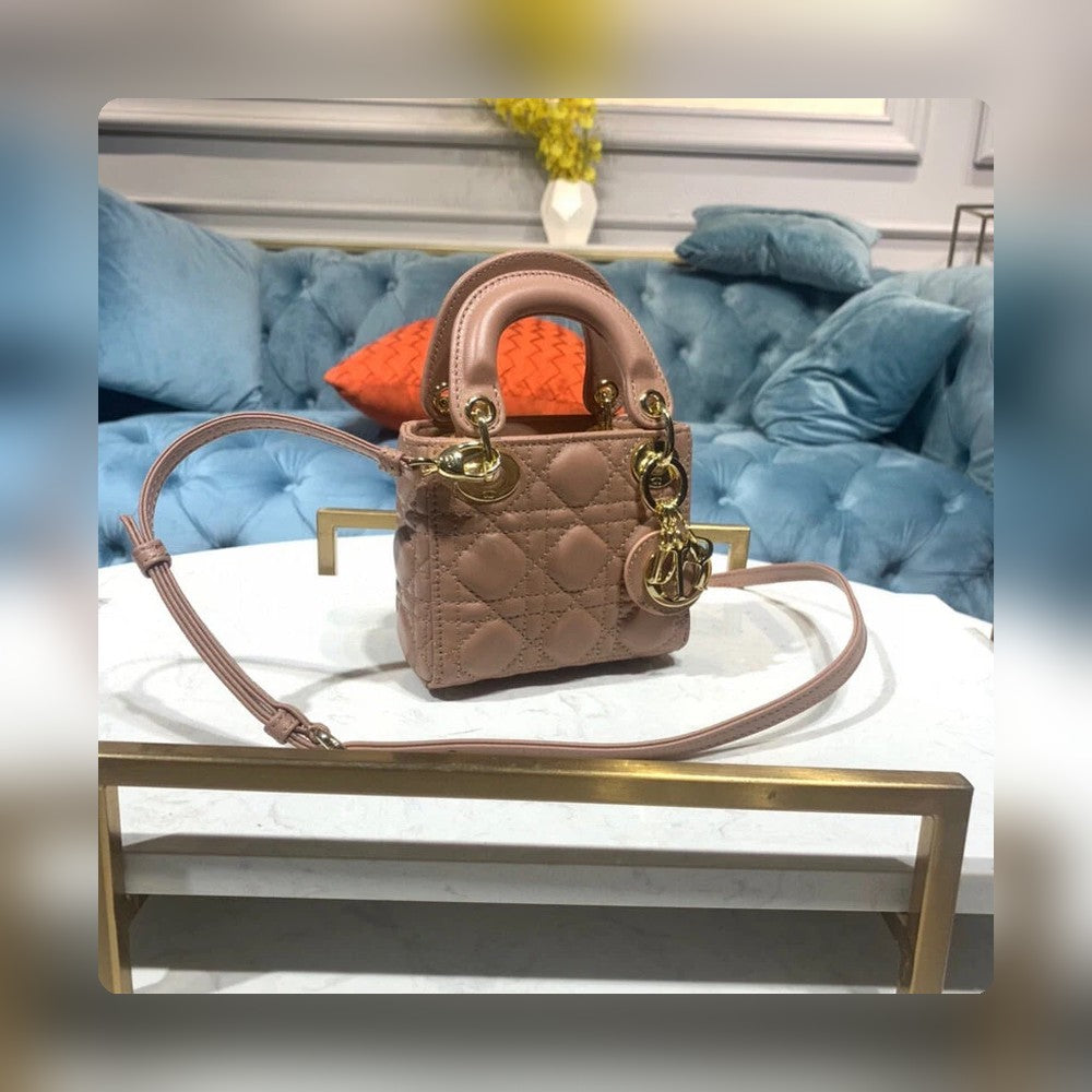 Anum Bags Detail