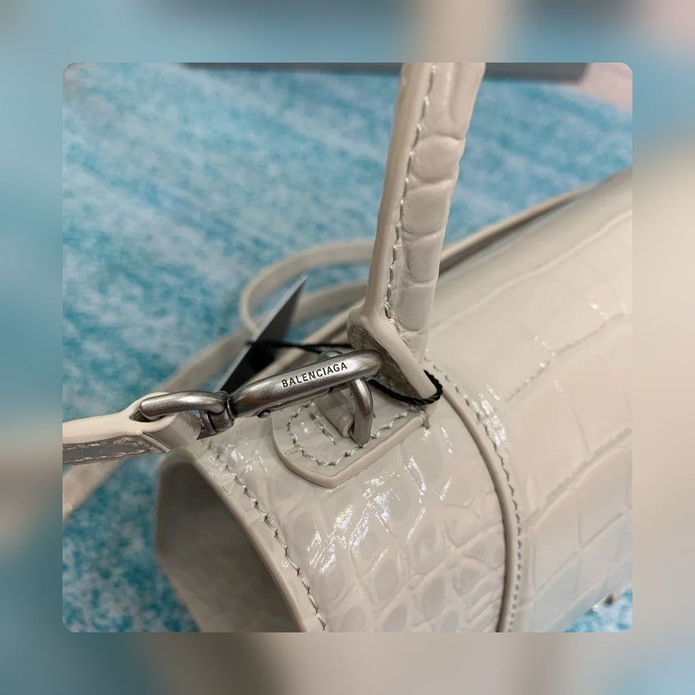 new-luxury-designer-bags-nm24071