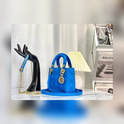 Anum Bags Detail