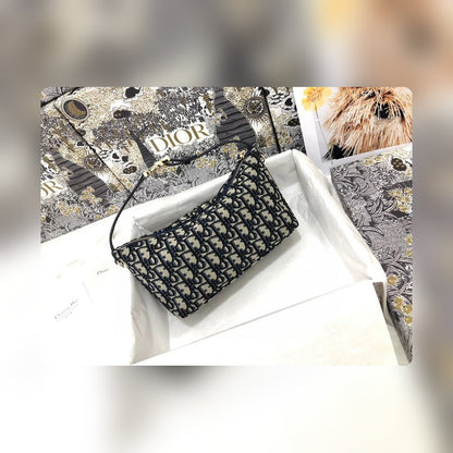 Anum Bags Detail