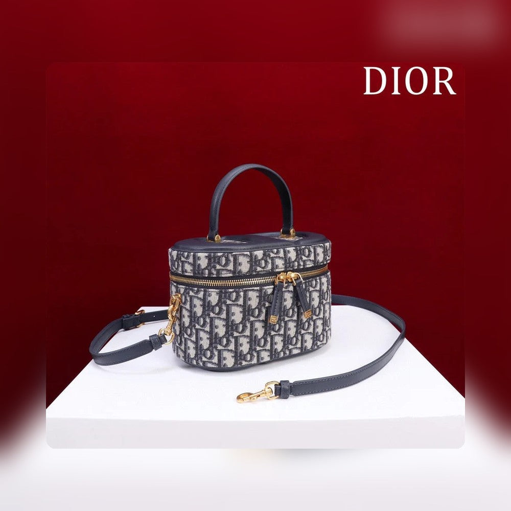 Anum Bags Detail