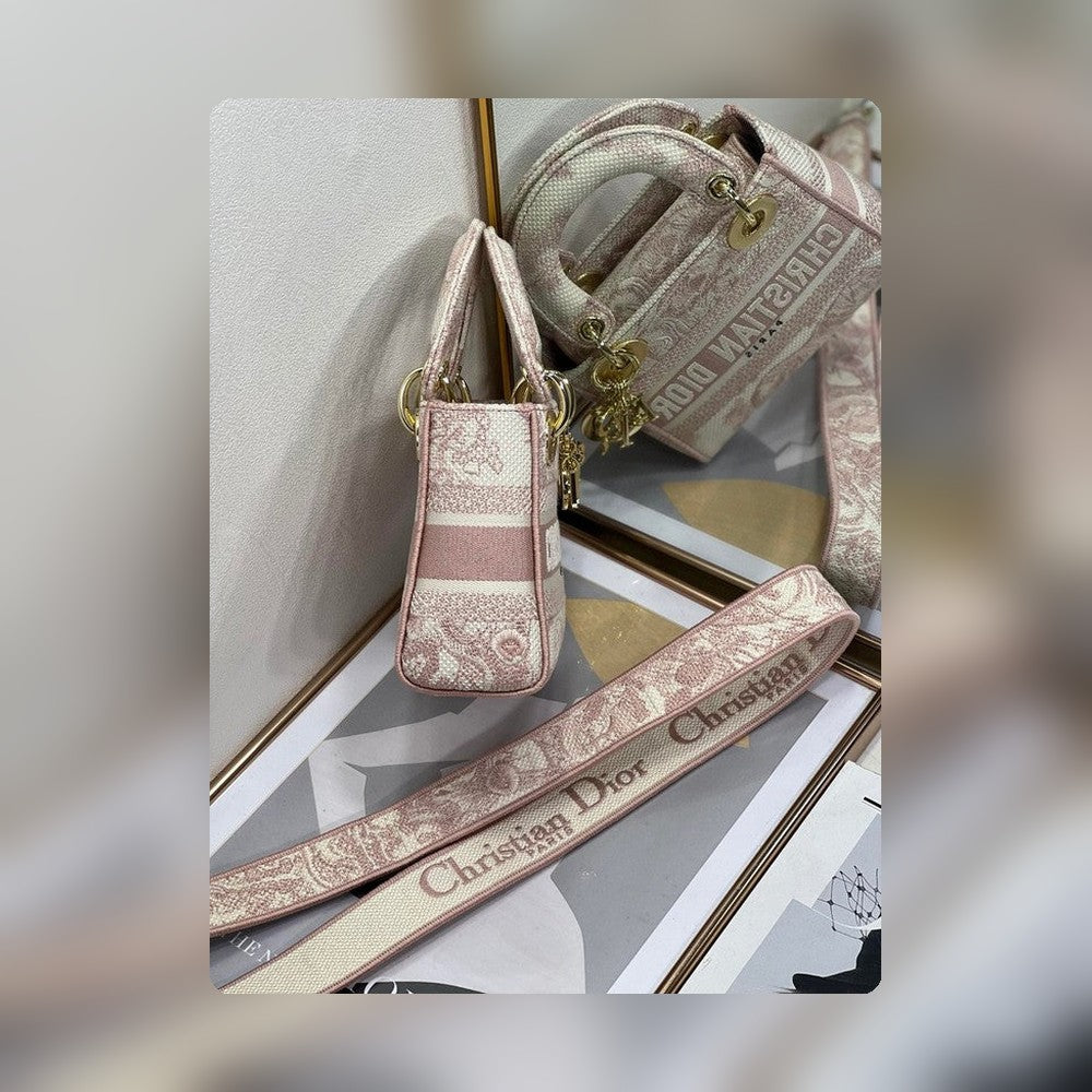 Anum Bags Detail