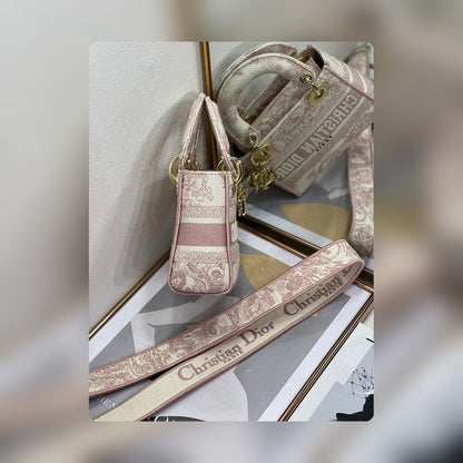 Anum Bags Detail