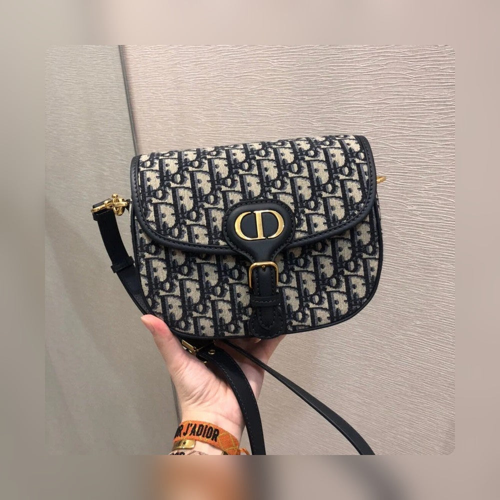 Anum Bags Detail