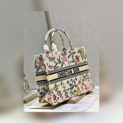 Anum Bags Detail