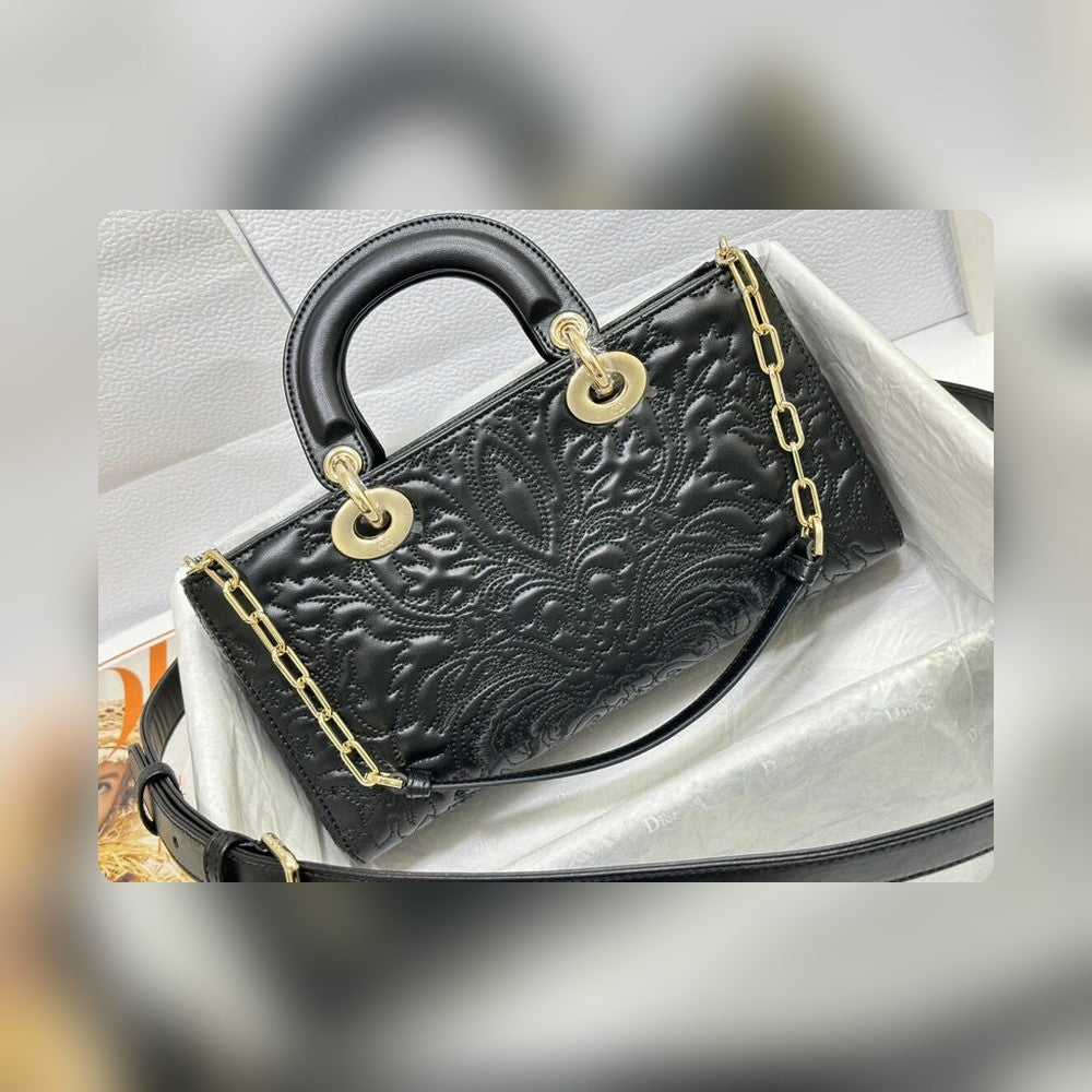 Anum Bags Detail