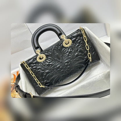 Anum Bags Detail