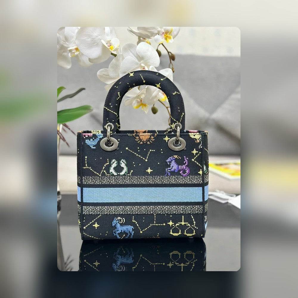 Anum Bags Detail
