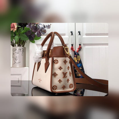 Anum Bags Detail