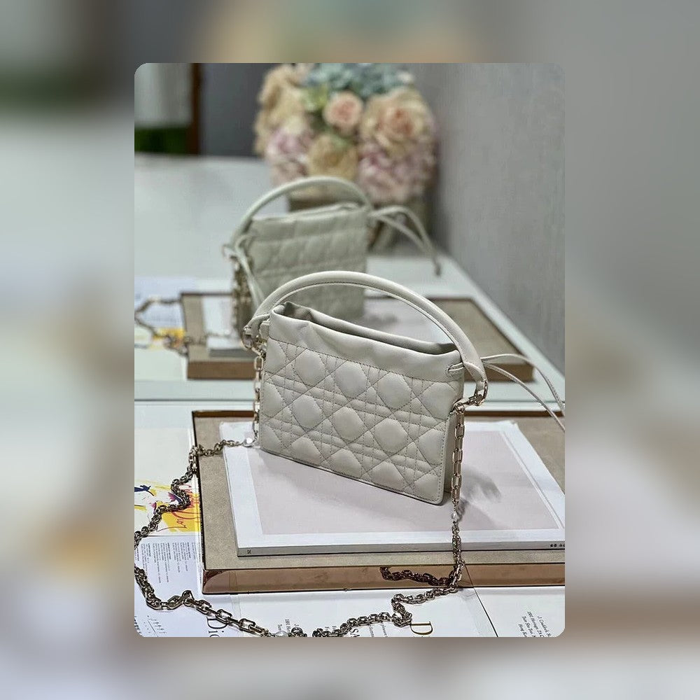 Anum Bags Detail