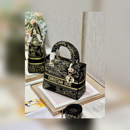 Anum Bags Detail
