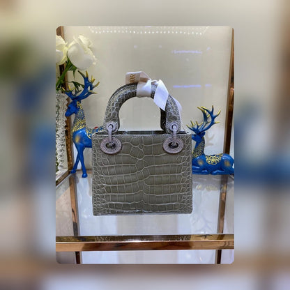 Anum Bags Detail