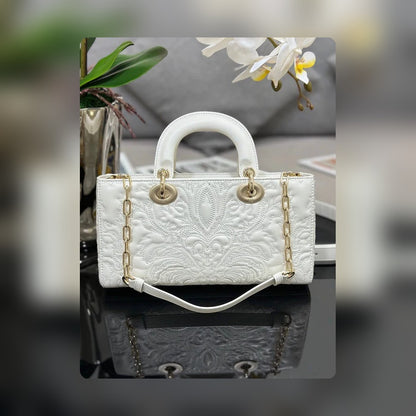 Anum Bags Detail